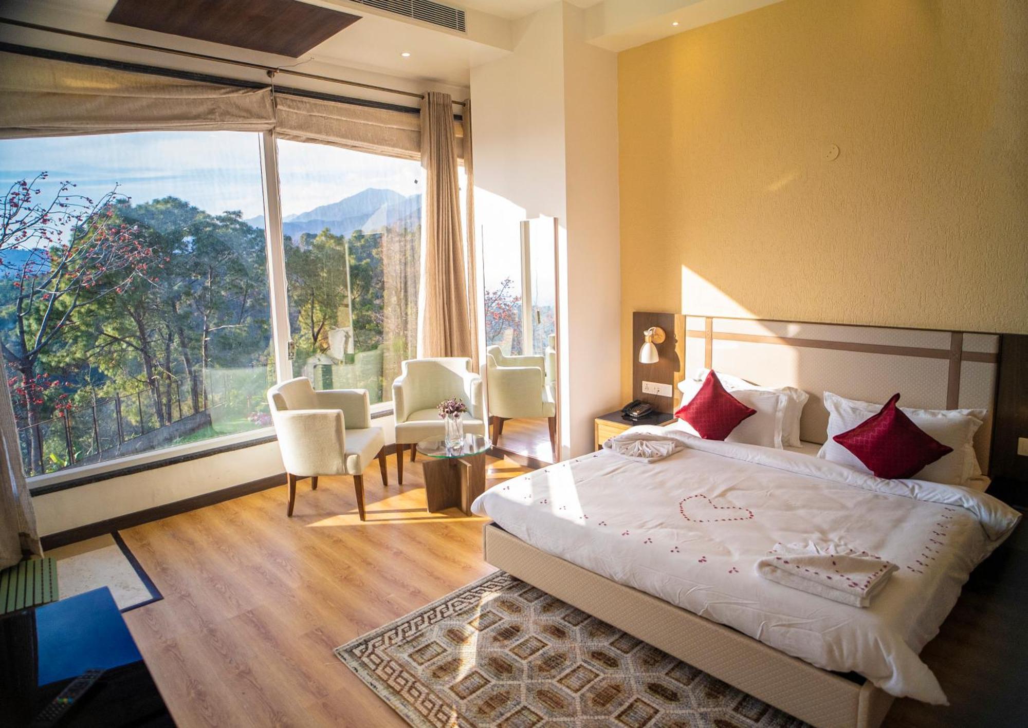 Dhauladhar Heights Resort Dharamshala Esterno foto
